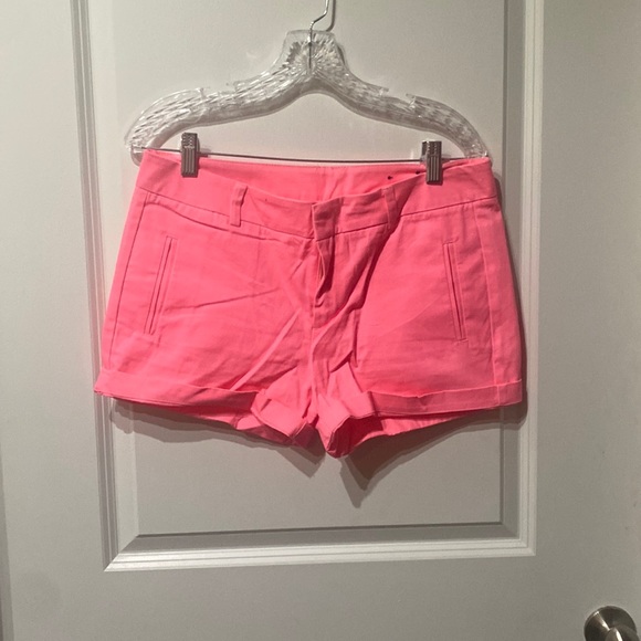 Hot pink shorts - Picture 1 of 3